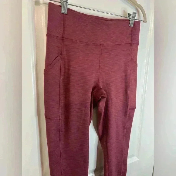 Lululemon Women’s 25” Red Invigorate High-Rise Tights Leggings - Size 8 - Picture 2 of 6